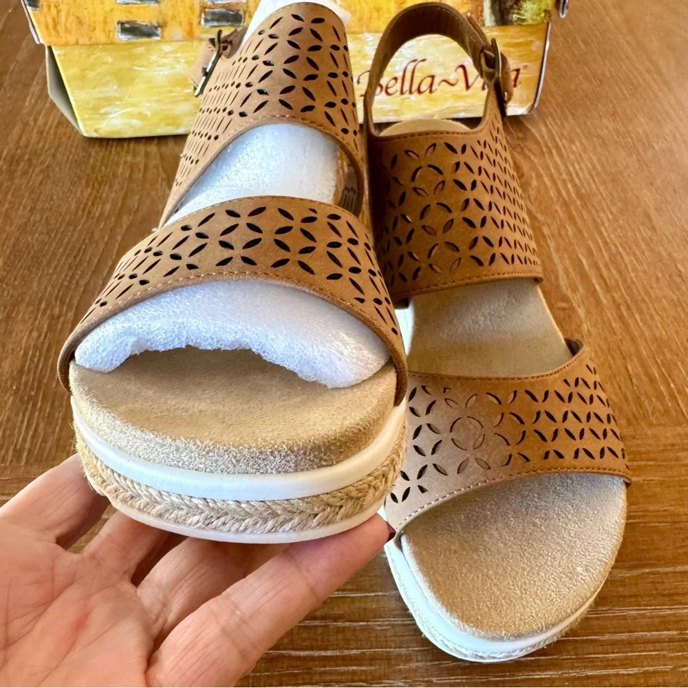 NWT NARROW tan Bella Vita Inaya wedge sandals 8N - Picture 6 of 14